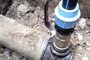 В поселке Самарской области обнаружили незаконную врезку в в...