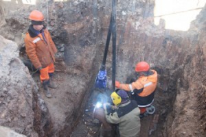 Специалисты «РКС-Самара» устанавливают бесколодезную запорну...