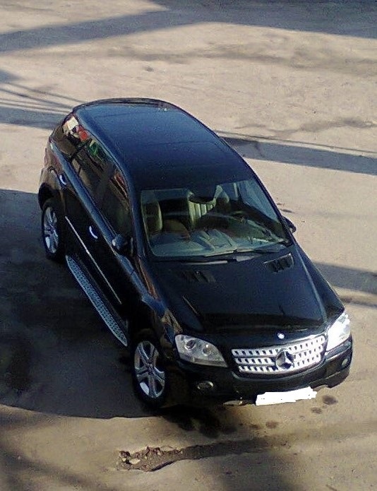 ML-500.Все опции. Полная страховка.2005г.Цена 1200000р. Меняю на трубопроводную арматуру.Предложения с фото и ценами высылайте.